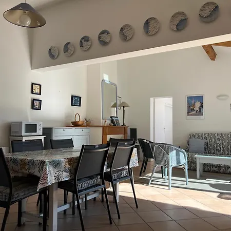 Holiday home Maison Des Tamaris *